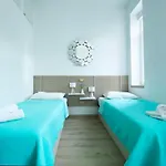 Pensión Iris Central En-Suite Room - Secure & Cozy Base Near Old Town