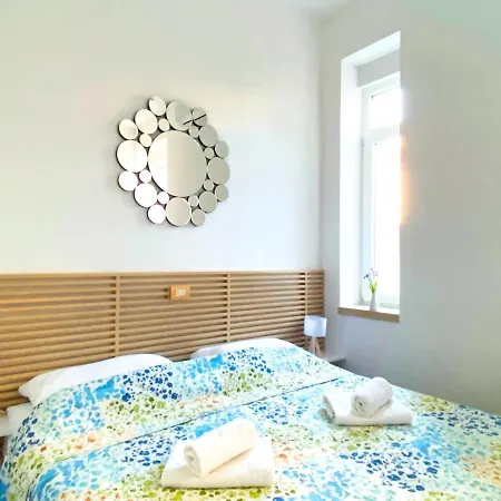 Casa de hóspedes En-suite Iris On Rokova Street - 5 Min Walk To The Old Town Of 4*