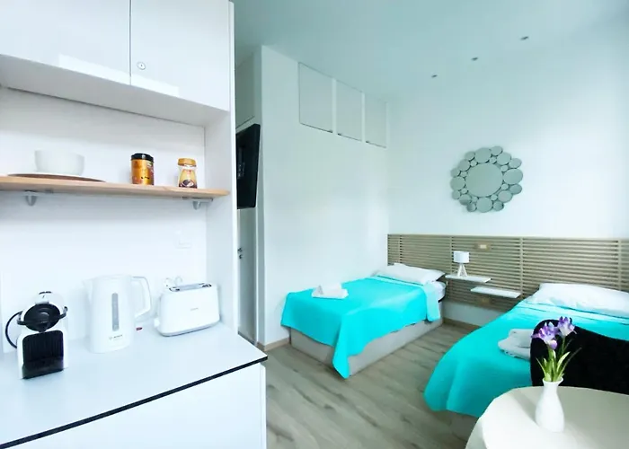 게스트하우스 En-suite Iris On Rokova Street - 5 Min Walk To The Old Town Of