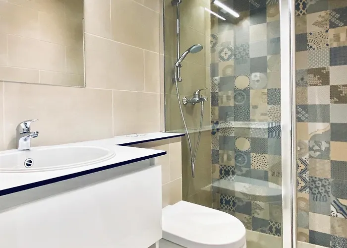 게스트하우스 En-suite Iris On Rokova Street - 5 Min Walk To The Old Town Of