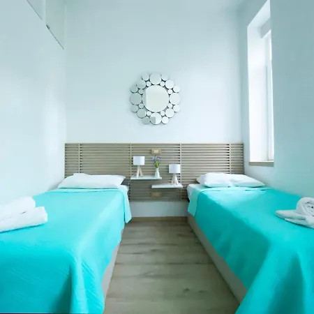 Pensjonat En-suite Iris On Rokova Street - 5 Min Walk To The Old Town Of